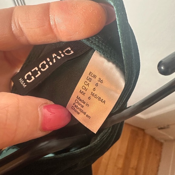 ✨ H&M Divided Stretch Velvet Open Back Dress – Dark Green – Size 6 - Picture 5 of 6